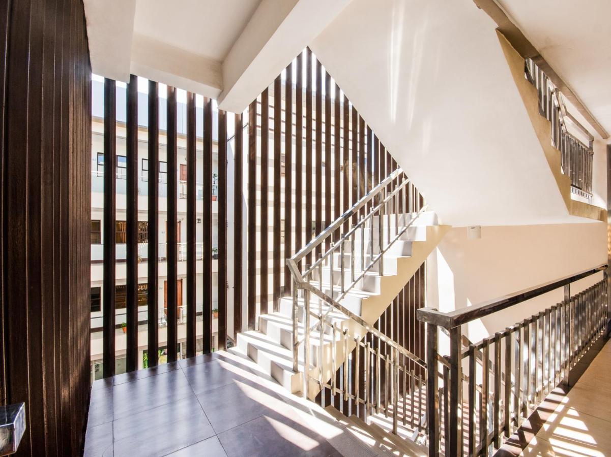 Oyo 443 Maria Cristina Arcade Suites Себу Экстерьер фото