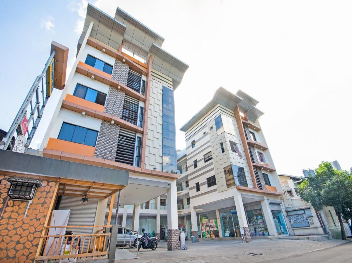 Oyo 443 Maria Cristina Arcade Suites Себу Экстерьер фото