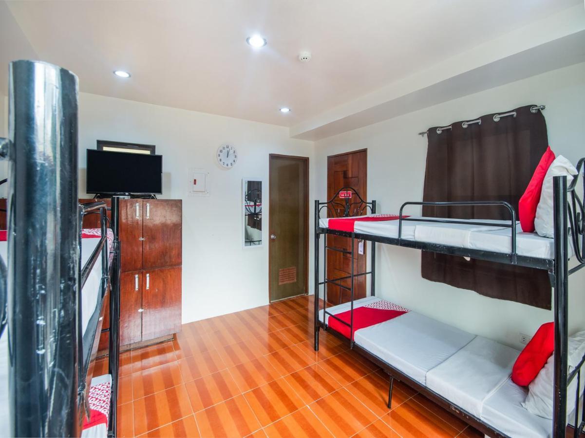 Oyo 443 Maria Cristina Arcade Suites Себу Экстерьер фото